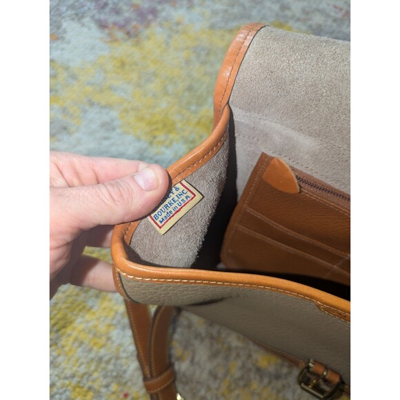 Vintage Dooney & Bourke Large Surrey All Weather Leather Pebbled Taupe & Tan - Picture 8 of 8